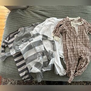 Burt’s bees baby rompers/footies 0-3m